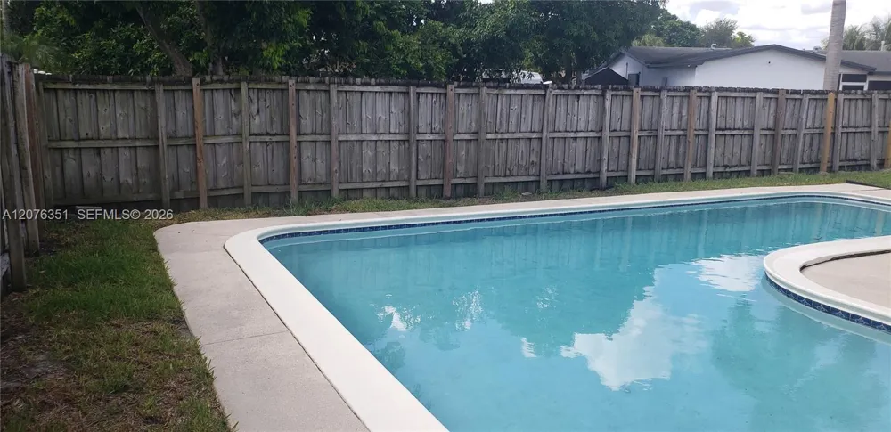 8320 NW 24th Ct Pembroke Pines, FL 33024