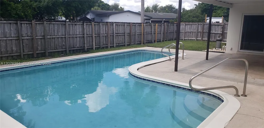 8320 NW 24th Ct Pembroke Pines, FL 33024