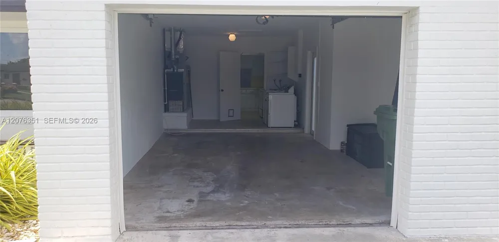 8320 NW 24th Ct Pembroke Pines, FL 33024