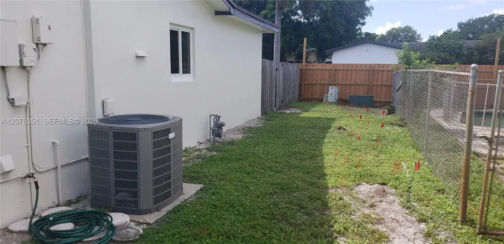 8320 NW 24th Ct Pembroke Pines, FL 33024