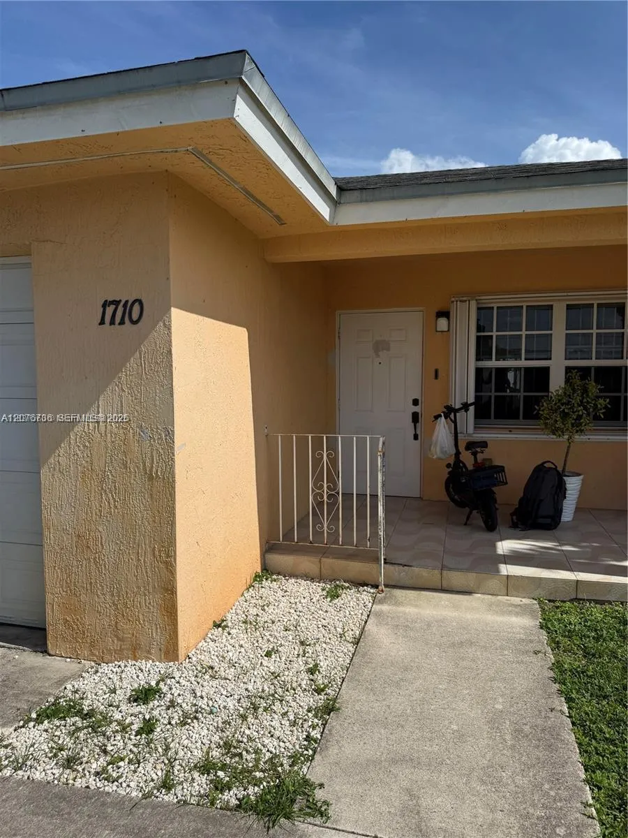 1710 NW 154th St #1710 Miami Gardens, FL 33054