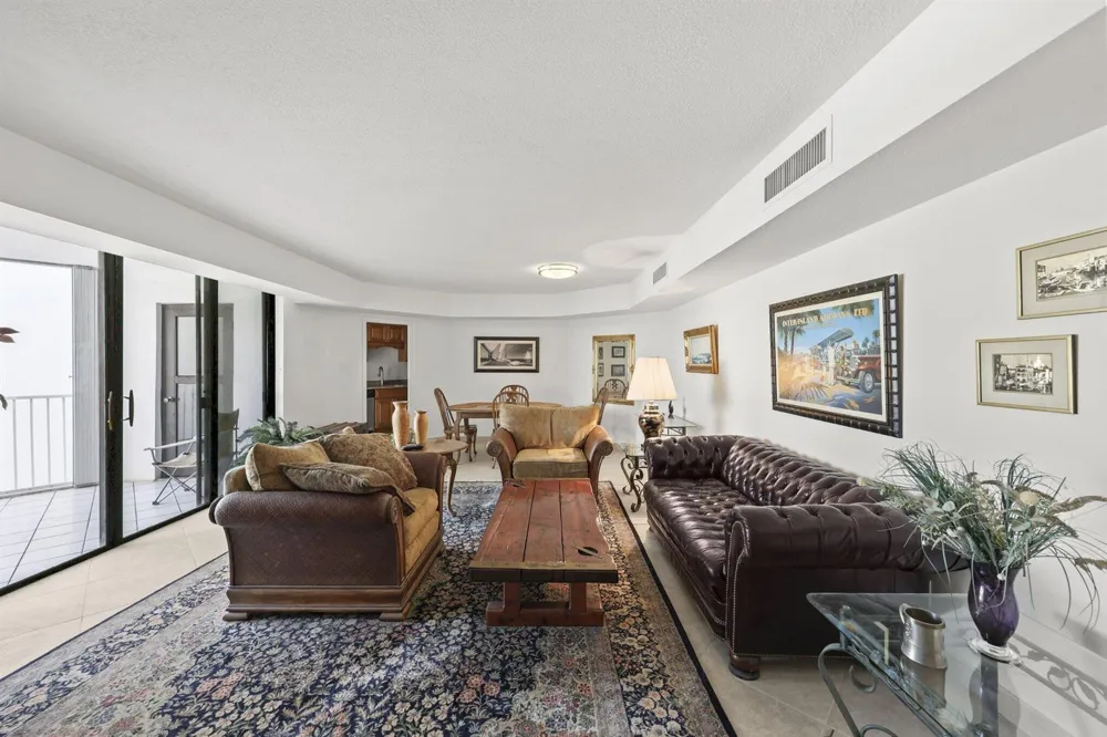2860 S OCEAN BOULEVARD #302 Palm Beach, FL 33480