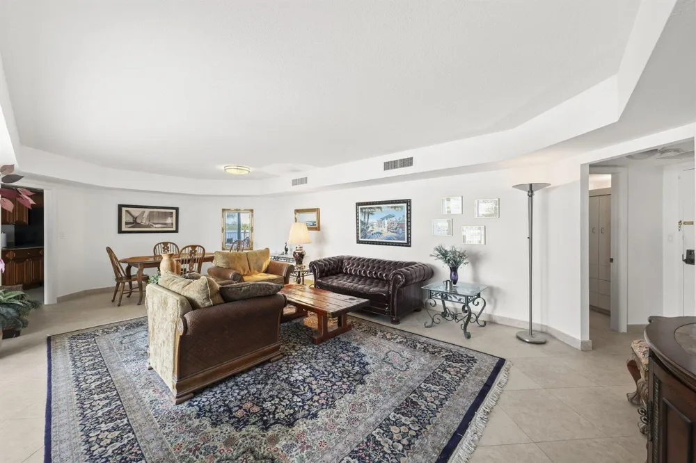 2860 S OCEAN BOULEVARD #302 Palm Beach, FL 33480