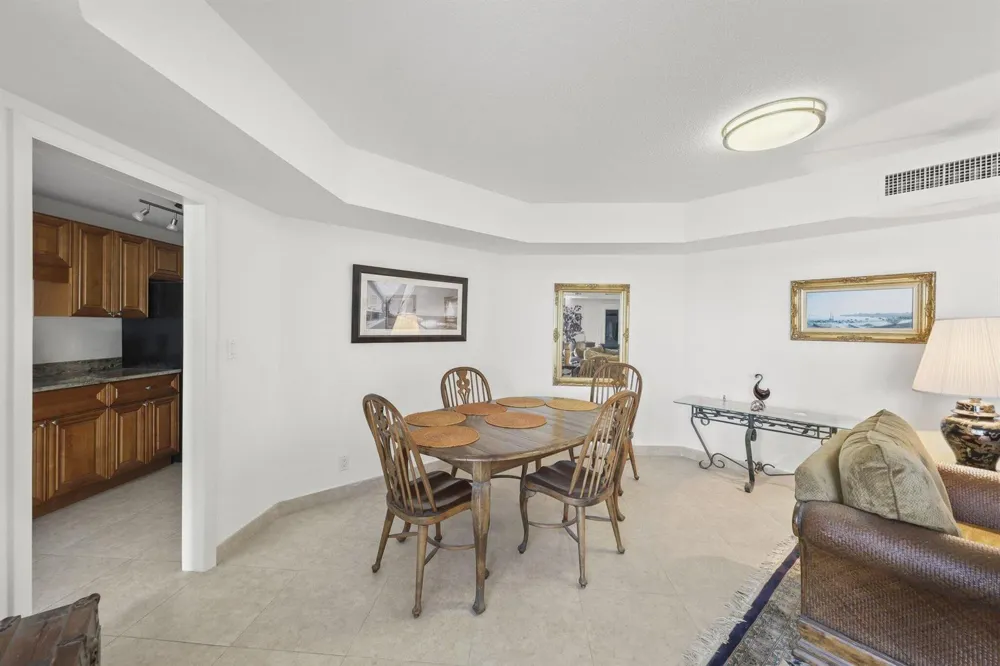 2860 S OCEAN BOULEVARD #302 Palm Beach, FL 33480