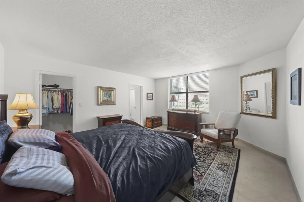 2860 S OCEAN BOULEVARD #302 Palm Beach, FL 33480