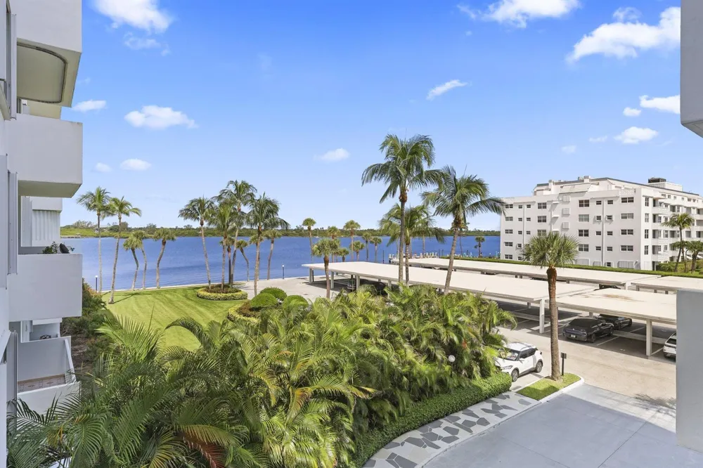 2860 S OCEAN BOULEVARD #302 Palm Beach, FL 33480