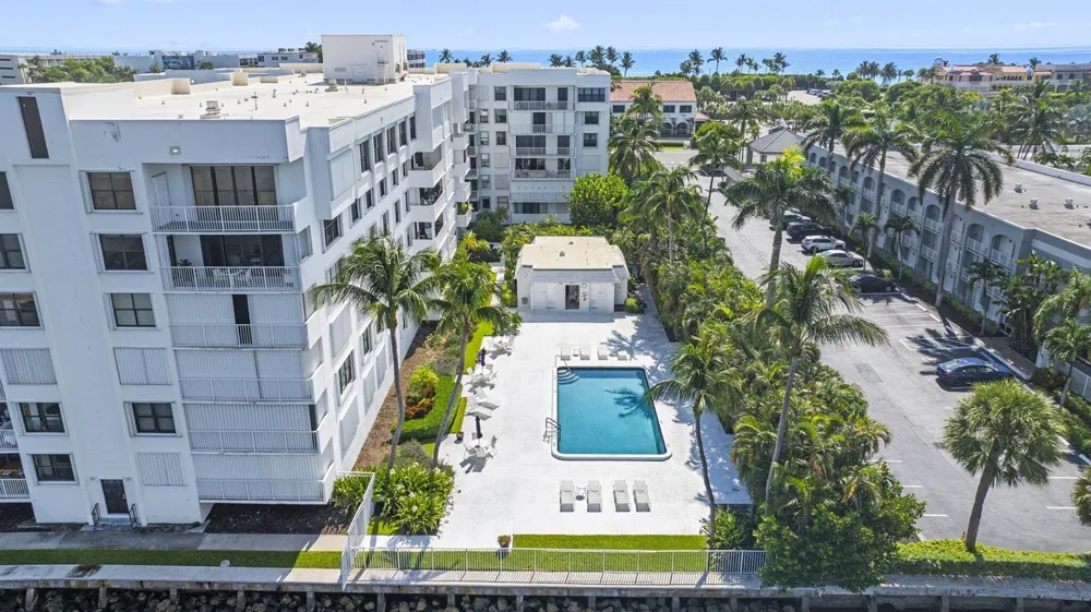 2860 S OCEAN BOULEVARD #302 Palm Beach, FL 33480
