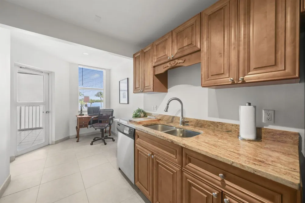 2860 S OCEAN BOULEVARD #302 Palm Beach, FL 33480