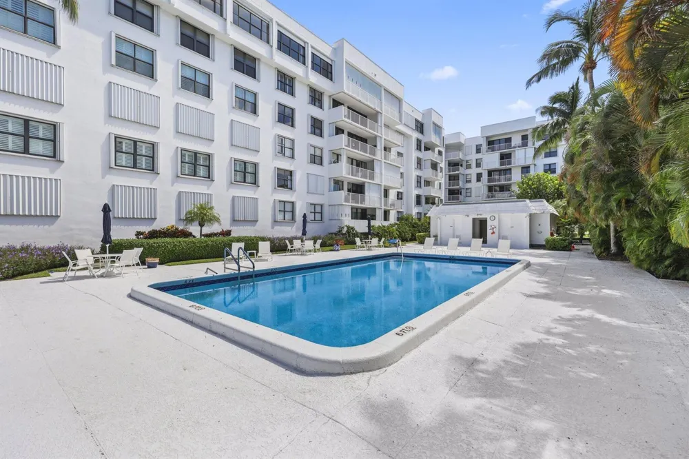 2860 S OCEAN BOULEVARD #302 Palm Beach, FL 33480