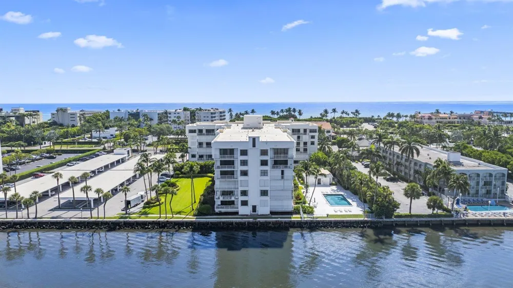 2860 S OCEAN BOULEVARD #302 Palm Beach, FL 33480