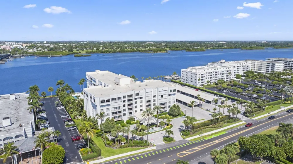2860 S OCEAN BOULEVARD #302 Palm Beach, FL 33480