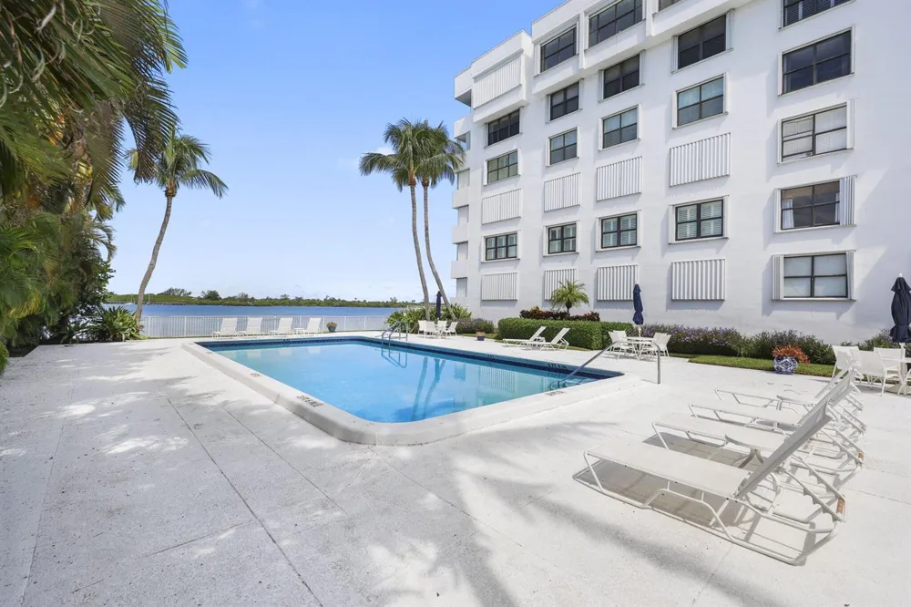 2860 S OCEAN BOULEVARD #302 Palm Beach, FL 33480