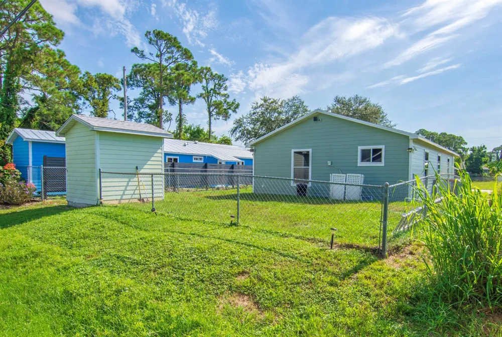 1175 12th Court SW Vero Beach, FL 32962