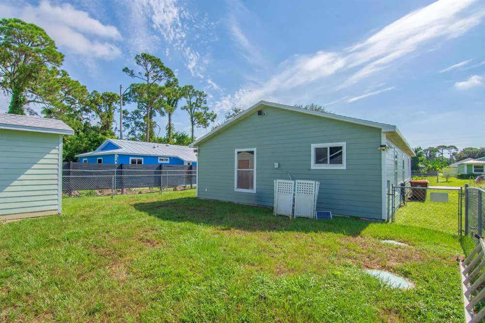 1175 12th Court SW Vero Beach, FL 32962