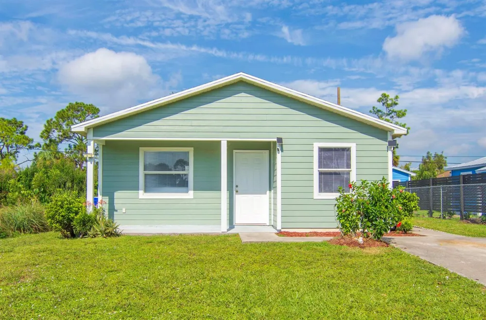 1175 12th Court SW Vero Beach, FL 32962