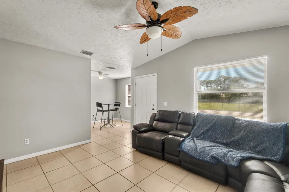 1175 12th Court SW Vero Beach, FL 32962
