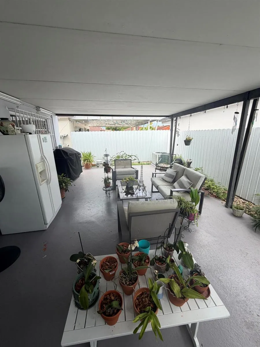 4349 W 10TH AVENUE Hialeah, FL 33012