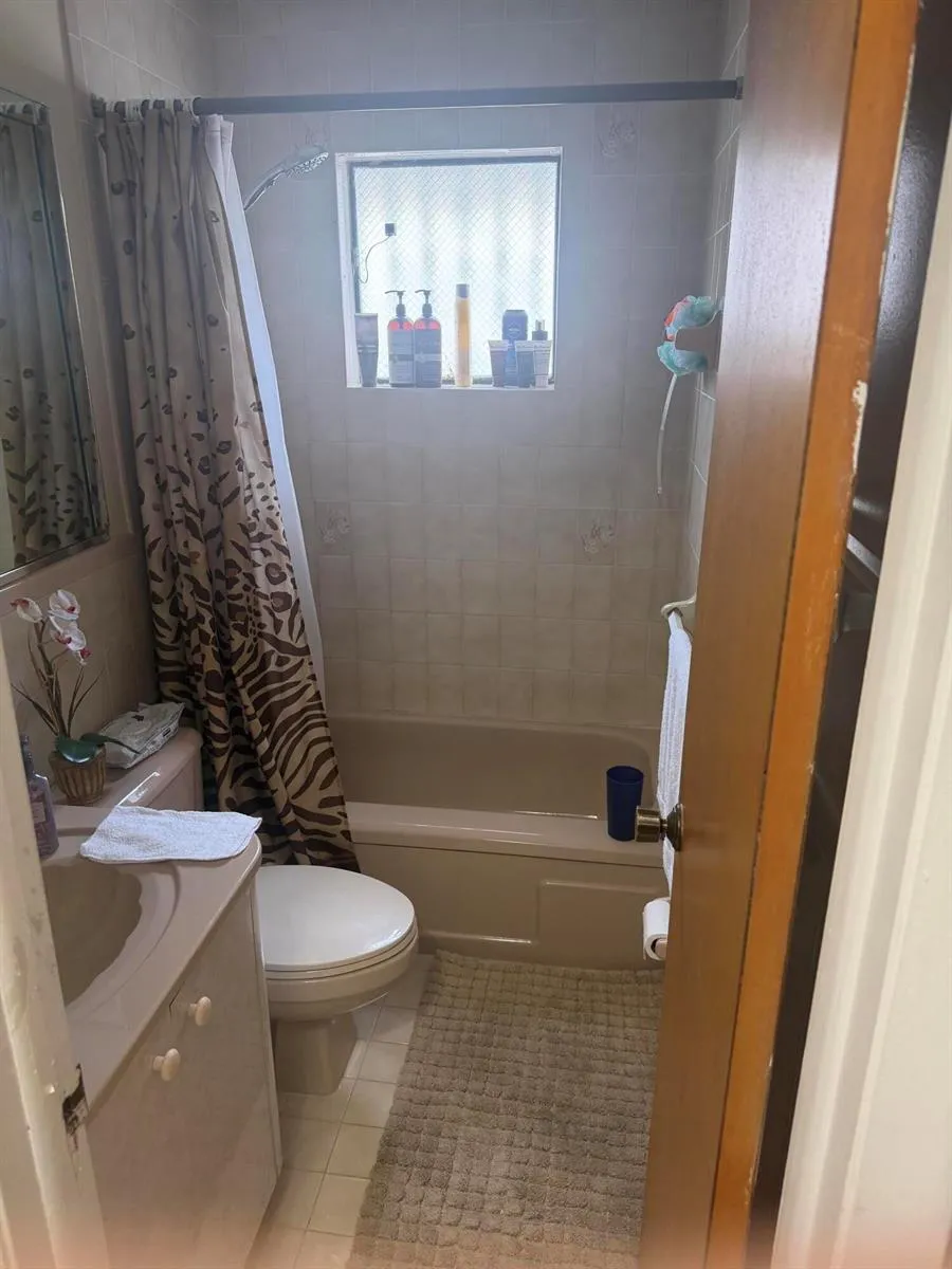 4349 W 10TH AVENUE Hialeah, FL 33012