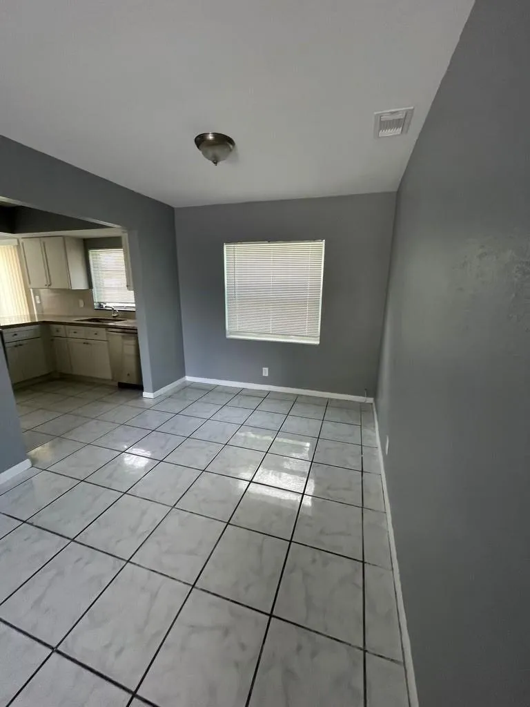 6623 Inwood North Lauderdale, FL 33068