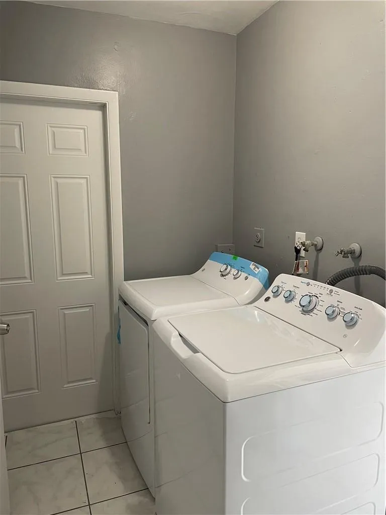 6623 Inwood North Lauderdale, FL 33068