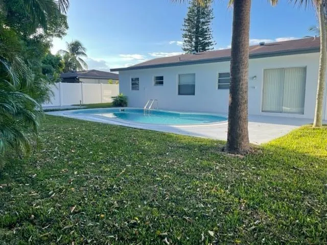 6623 Inwood North Lauderdale, FL 33068