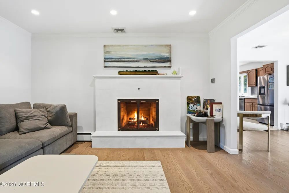 704 Dow Avenue Oakhurst, NJ 07755