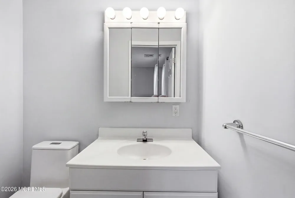 704 Dow Avenue Oakhurst, NJ 07755