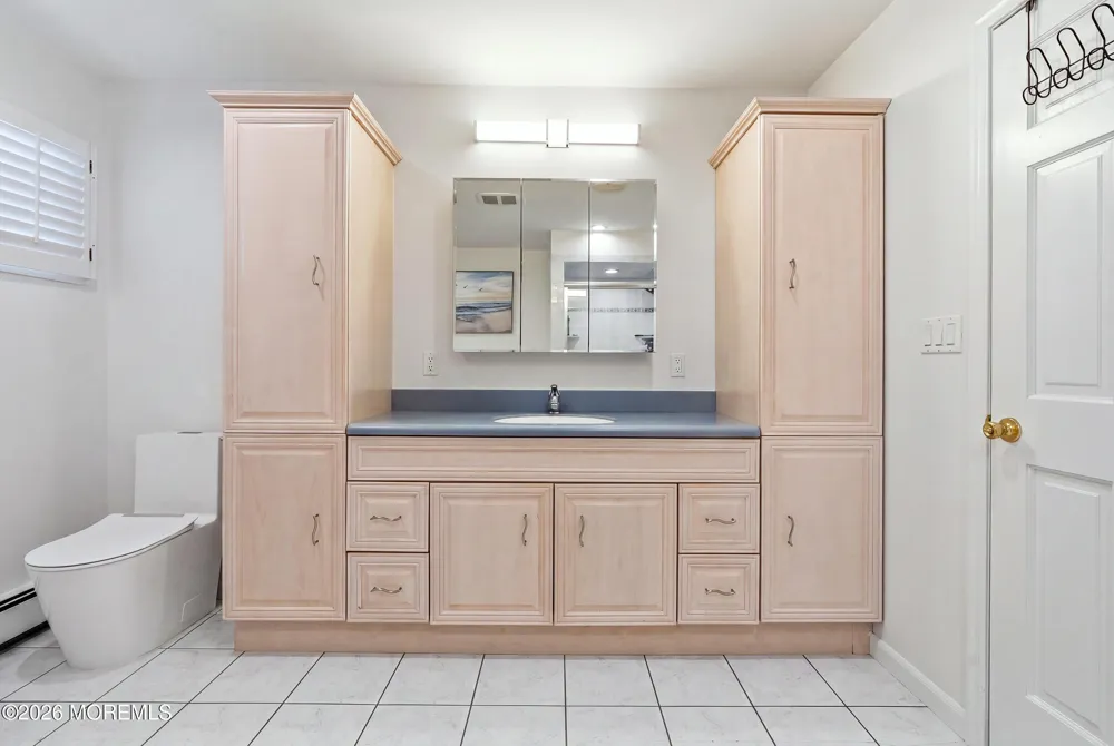 704 Dow Avenue Oakhurst, NJ 07755