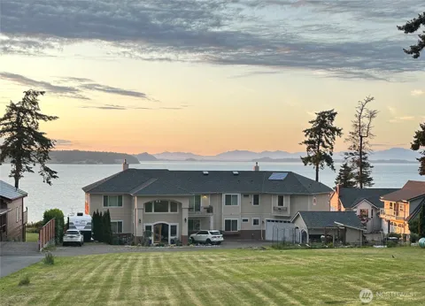 444 W North Camano Drive