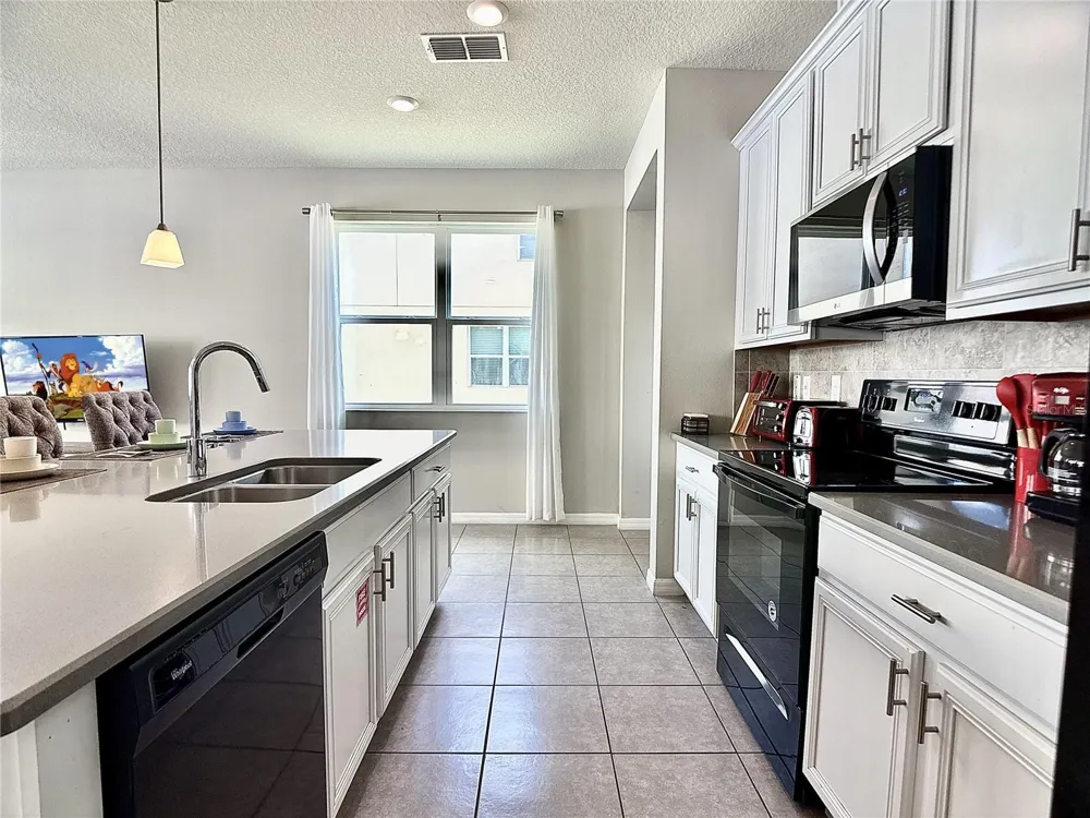 5117 KILLARNEY WAY Kissimmee, FL 34746