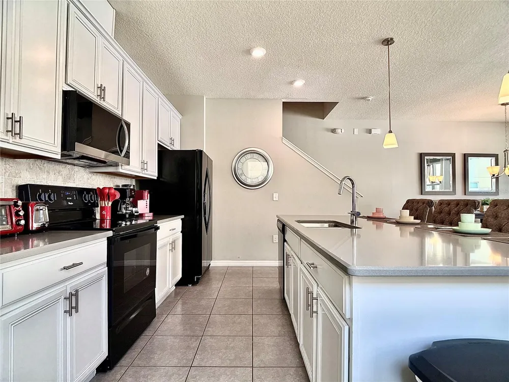 5117 KILLARNEY WAY Kissimmee, FL 34746