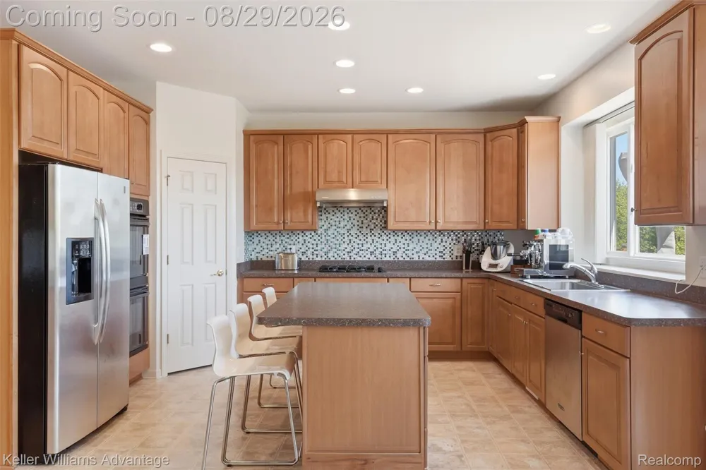 17012 Algonquin Drive Northville Township, MI 48168
