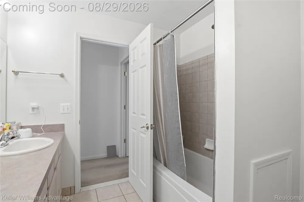 17012 Algonquin Drive Northville Township, MI 48168