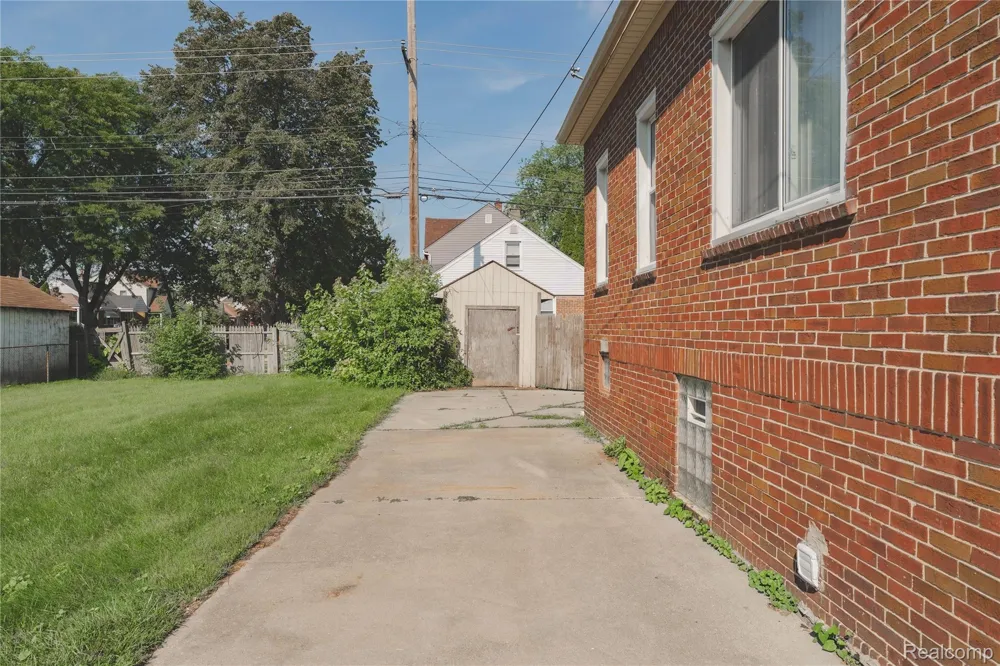 2308 10th Street Wyandotte City, MI 48192