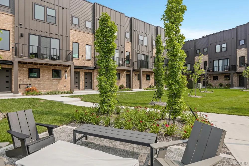 1046 Friends Drive #3 Detroit City, MI 48207