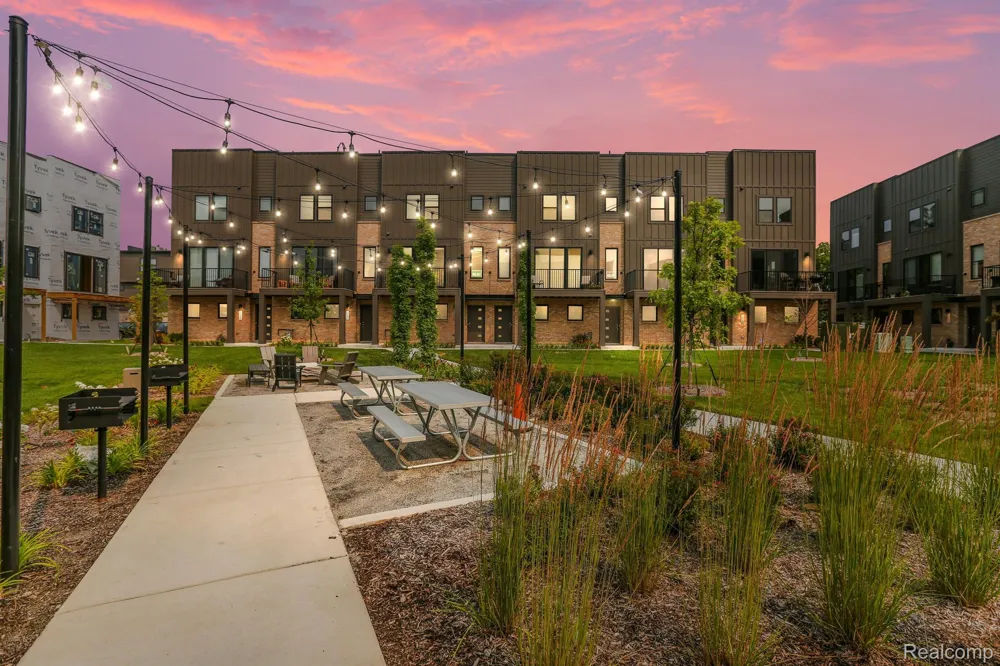 1046 Friends Drive #3 Detroit City, MI 48207