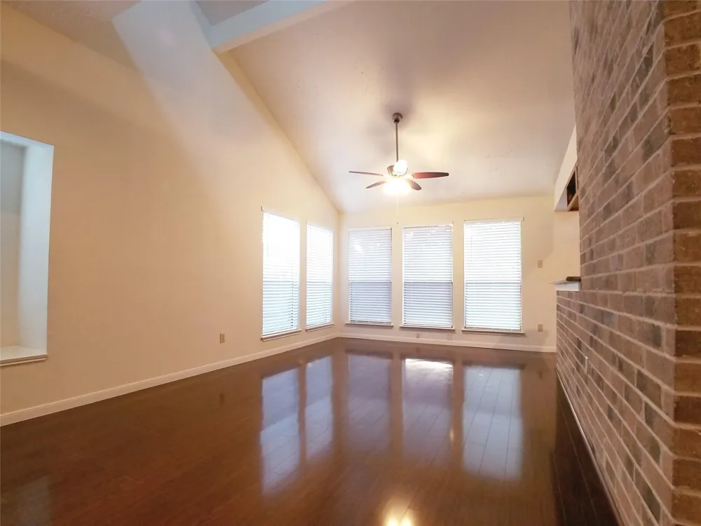 2111 Echo Ridge Sugar Land, TX 77478
