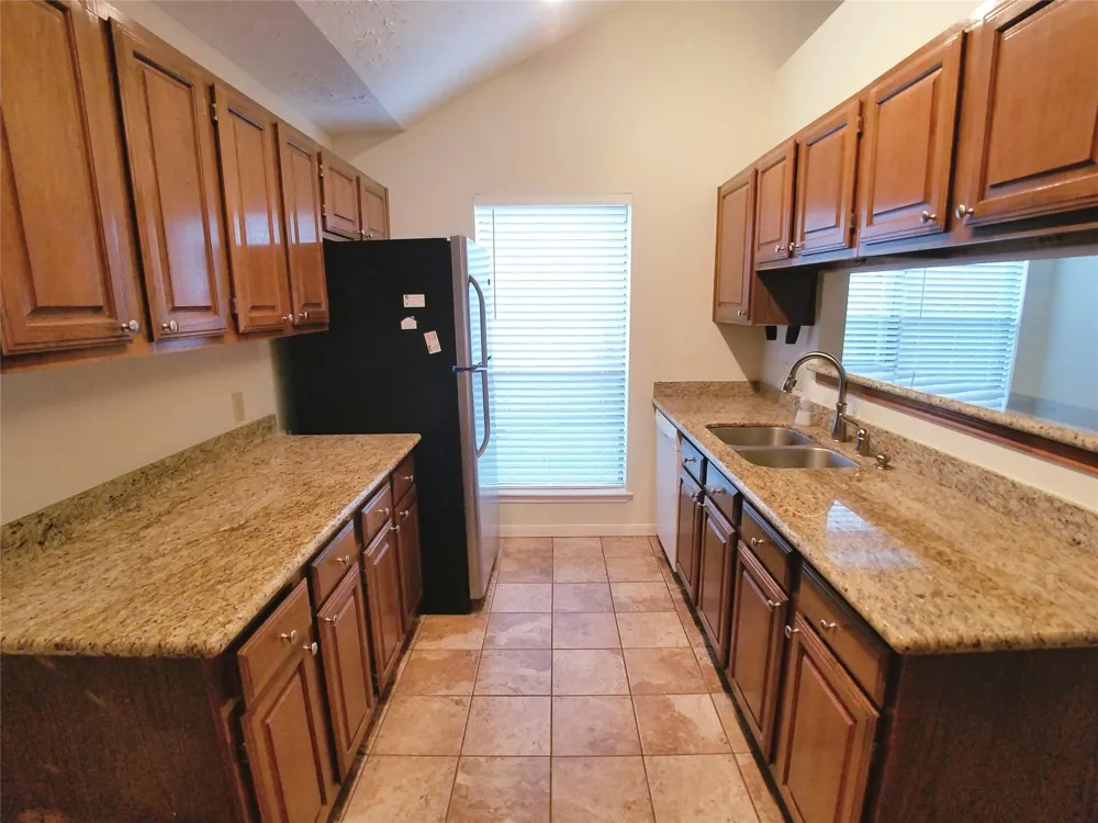 2111 Echo Ridge Sugar Land, TX 77478