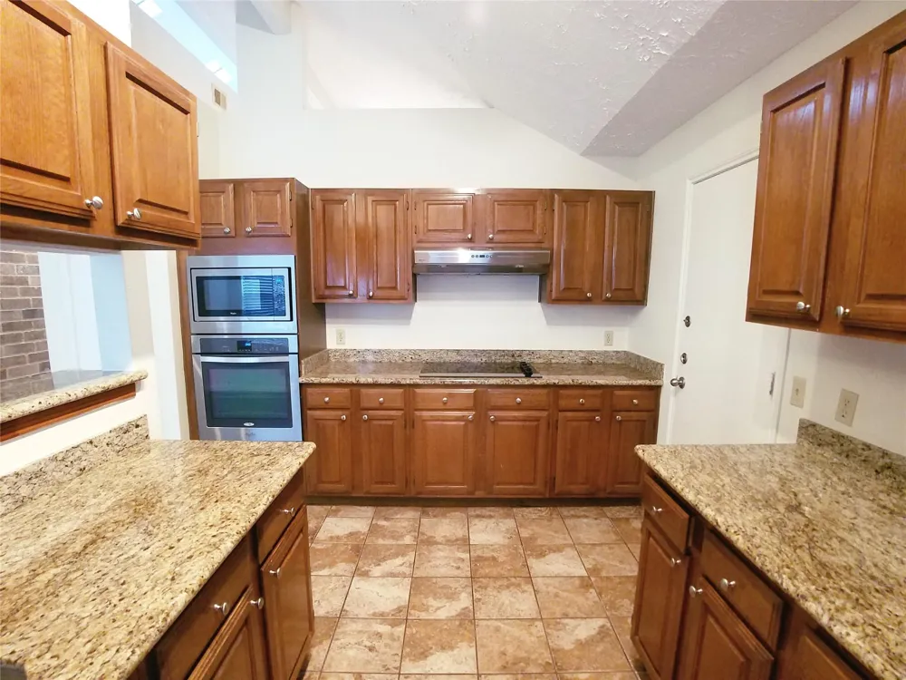 2111 Echo Ridge Sugar Land, TX 77478