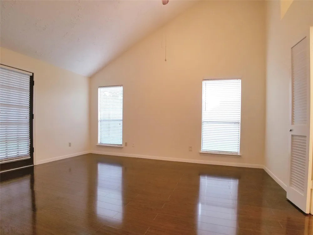 2111 Echo Ridge Sugar Land, TX 77478