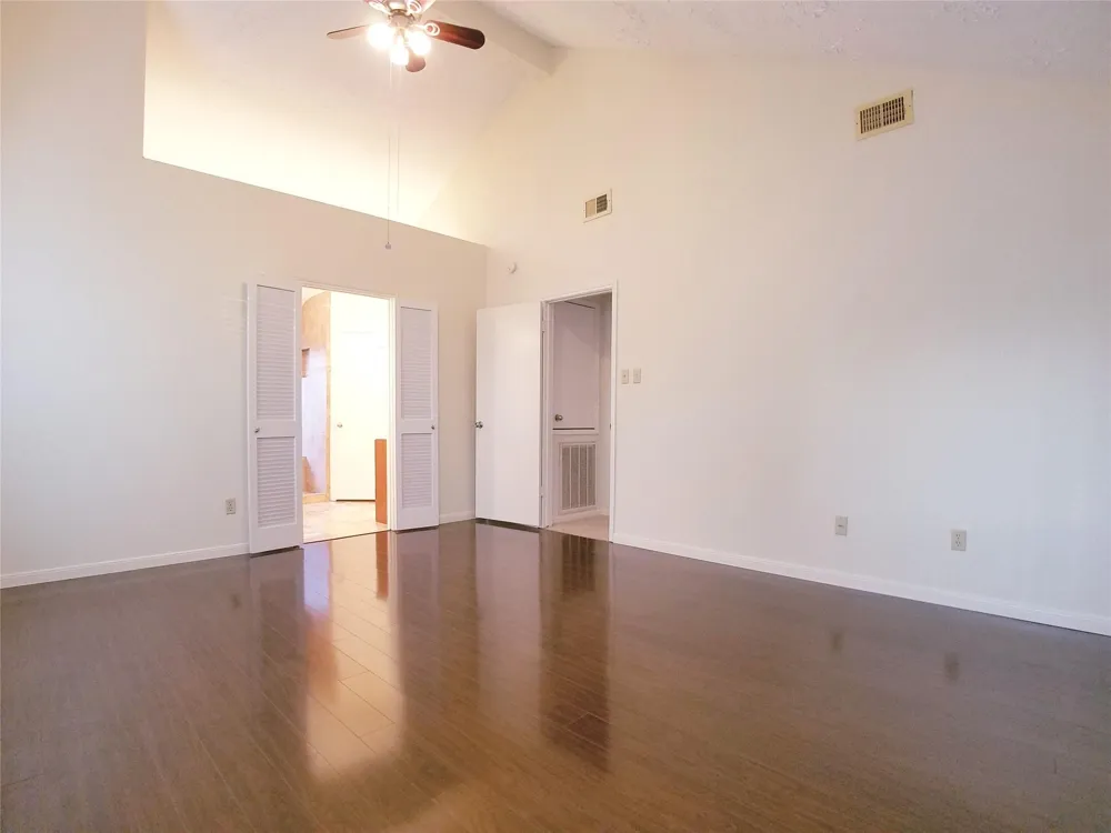 2111 Echo Ridge Sugar Land, TX 77478