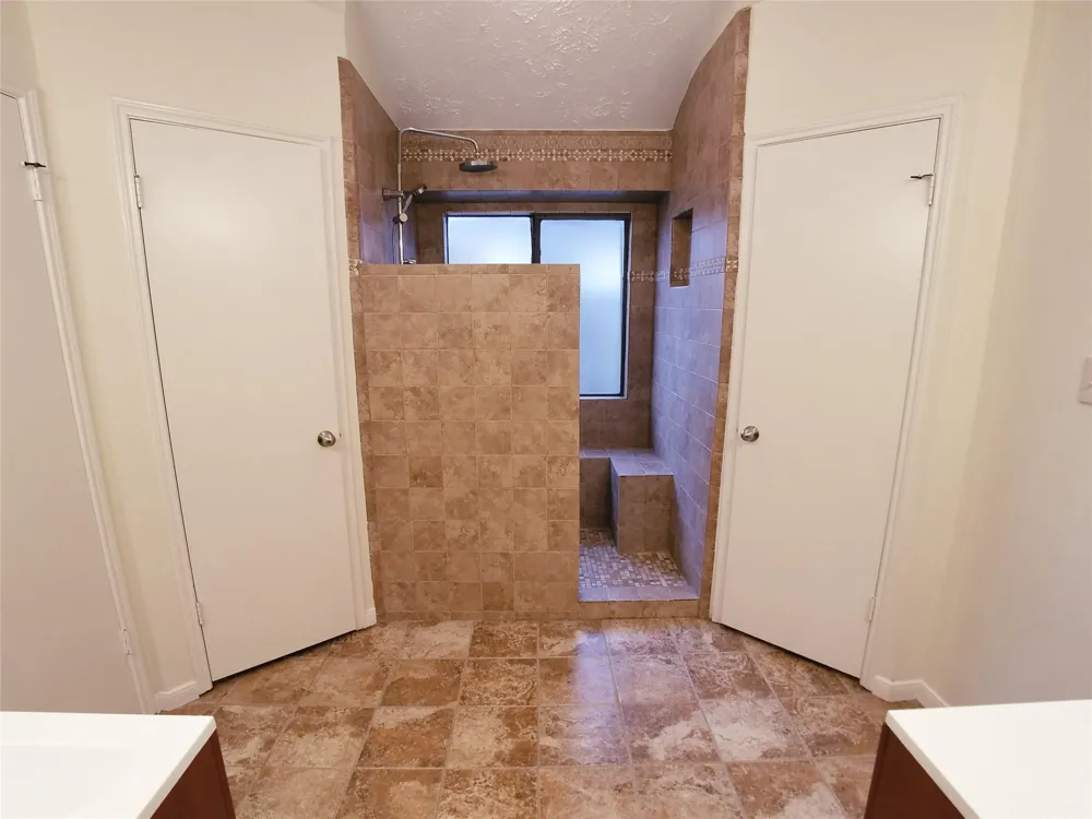 2111 Echo Ridge Sugar Land, TX 77478