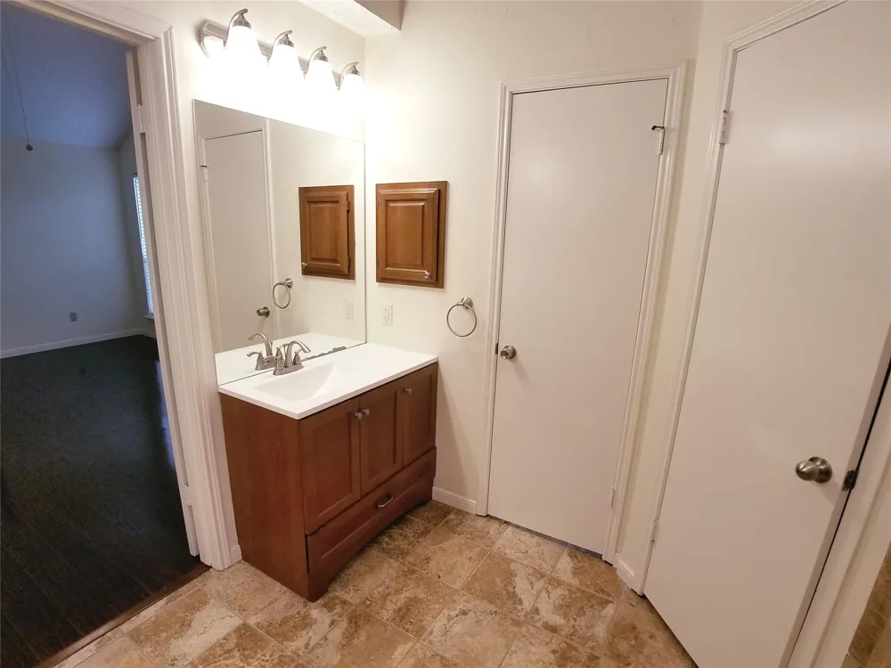 2111 Echo Ridge Sugar Land, TX 77478