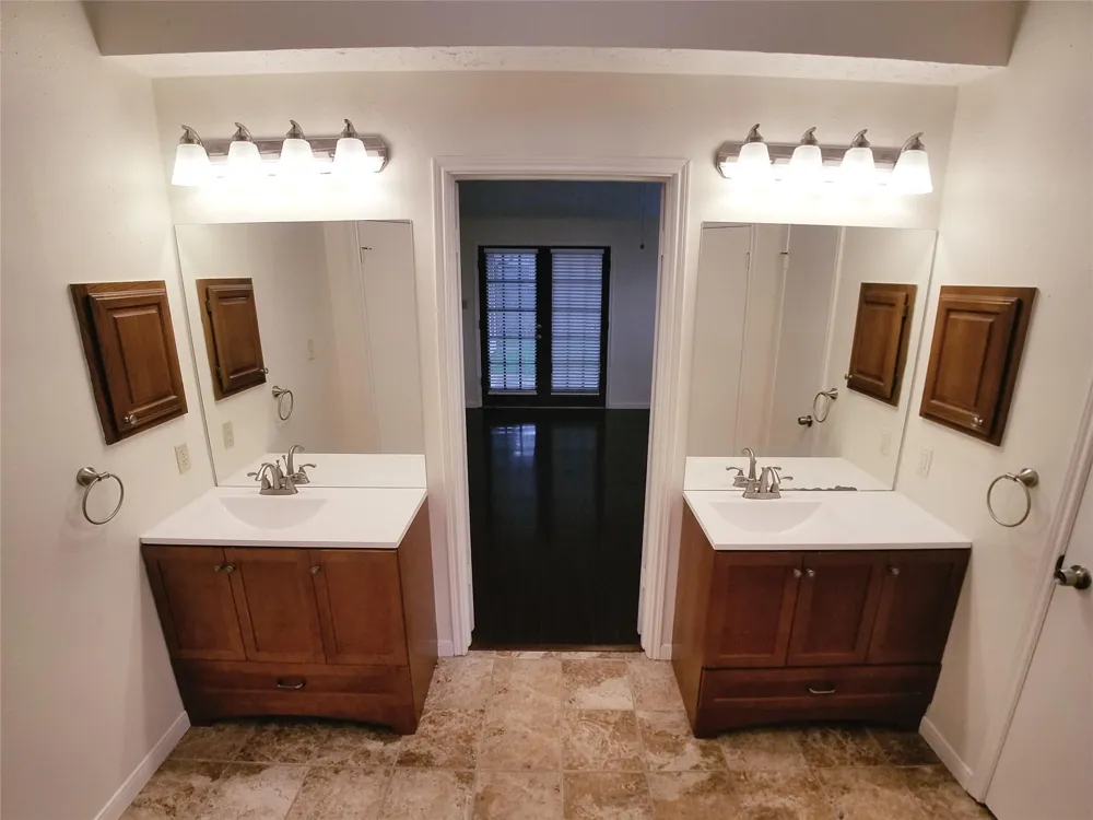 2111 Echo Ridge Sugar Land, TX 77478