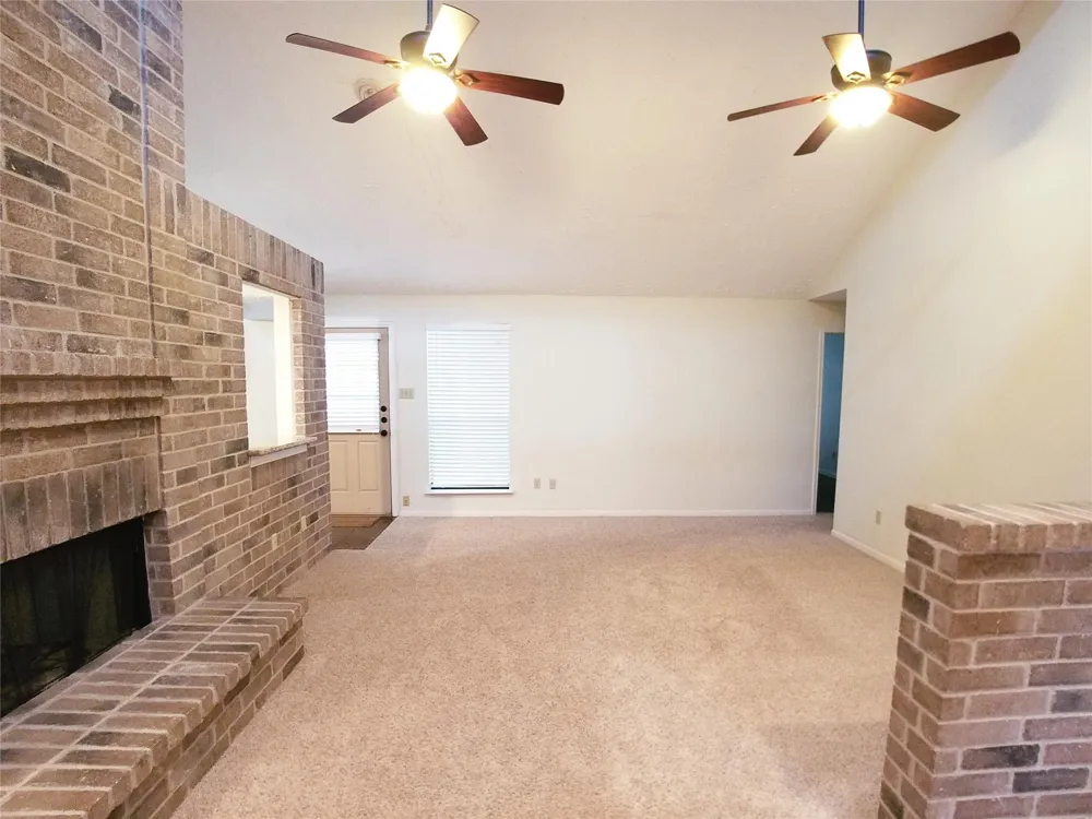 2111 Echo Ridge Sugar Land, TX 77478