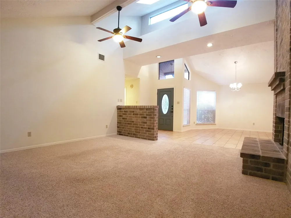 2111 Echo Ridge Sugar Land, TX 77478