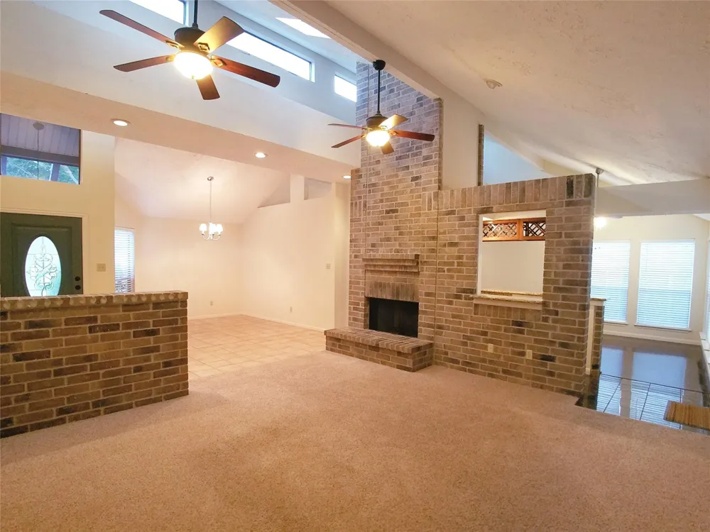 2111 Echo Ridge Sugar Land, TX 77478