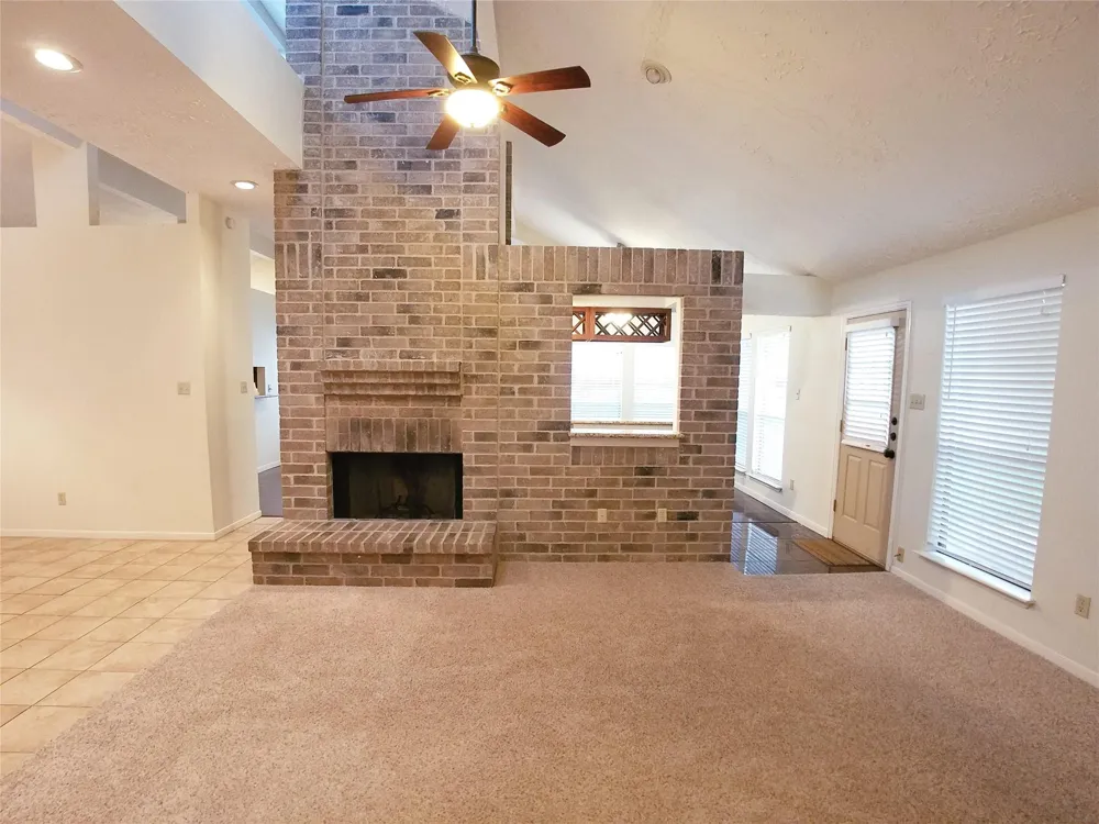 2111 Echo Ridge Sugar Land, TX 77478