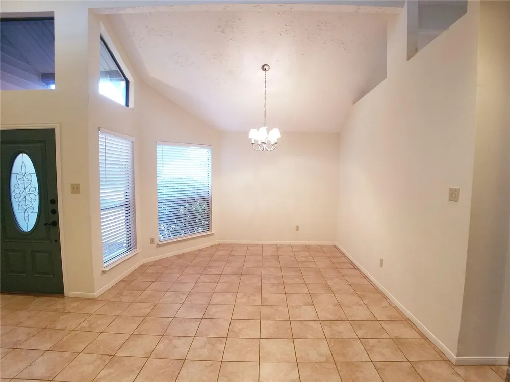 2111 Echo Ridge Sugar Land, TX 77478