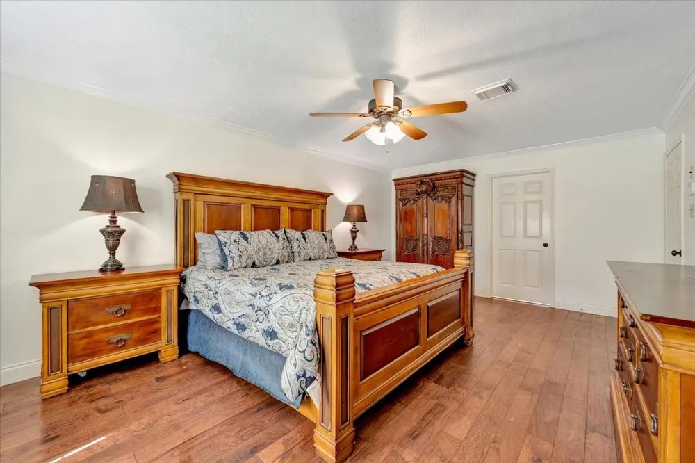 15110 Greenleaf Lane Houston, TX 77062